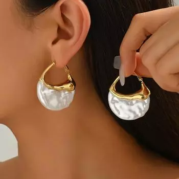 Fashion style jewelry, niche light luxury inlaid pearl earrings, versatile temperament, high-end earrings for women