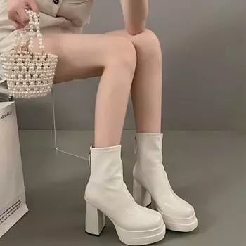 Fashion sweet and cool style black high-heeled short boots women s 2024 autumn new fried street with skirt small height-increasing boots 39