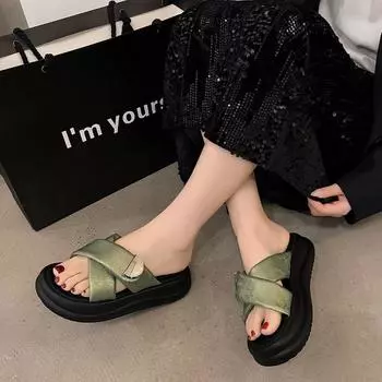 Fashion thick-soled cool slippers women wear in summer 2024 new small muffin soft-soled heightening sandals 35 чёрный