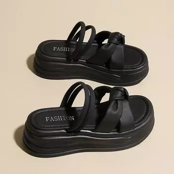 Fashion thick-soled two-wearing sandals girl 2025 new summer beach fairy wind with skirt French soft-soled cool slippers 35