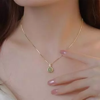 Fashion Valentine s Day gift lucky bag collarbone chain women s pendant light luxury necklace titanium steel non fading Original design 18K gold bag золотистый
