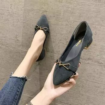 Fashion versatile pointed single shoes women s 2025 autumn new light mouth black professional work shoes medium heel thick heel single shoes 35
