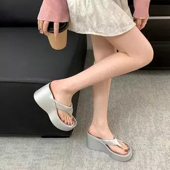 Fashion versatile thick bottom heightening flip-flops women s 2025 new summer wear Internet celebrity beach cool slippers 34 чёрный