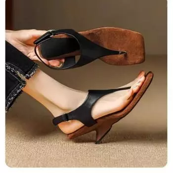 Fashion Weird Style Fashion Middle Heel Clamping Toe Women s Sandals for Sale 2024 Brand Design Solid Color Open Toe Women s Sandals 35 бежевый