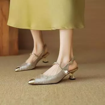 модные женские босоножки летние новые ретро туфли с острым носком на низком каблуке модные темпераментные босоножки на шпильках с жемчугом 35 чёрный