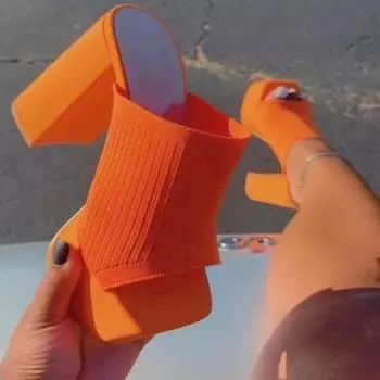 Модные женские босоножки 2024 года, новые летние треугольные толстые каблуки, сексуальные туфли на квадратном носке для вечеринок, женские вязаные повседневные туфли-лодочки 36