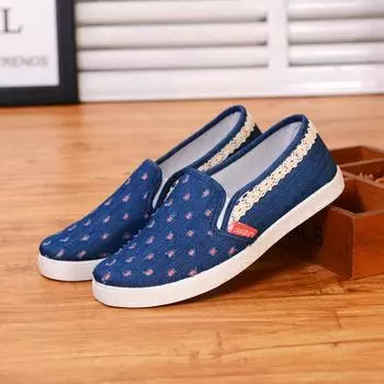 Fashion Women Vulcanize Shoes Slip-on Soft Bottom Color Breathable Shoes Womens Lightweight Simple All-match Flat lazy Shoes 966 4 светло-синий