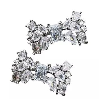 Fashionable Full Brass Bowknot Ear Cuffs Comfortable Fit for Fashion Women Seek Unique Styles Stylish Outfits Use