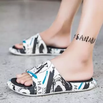 Модные мужские тапочки slip on outdoor модные тапочки на платформе шлепанцы нескользящие трендовые дизайнерские туфли мужские туфли модные сандалии 41-42 чёрный