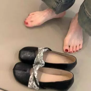 Faux leather silver flat bottom inner height increase light mouth ballet single shoes women s versatile Mary Jane small leather shoes 35