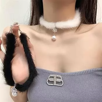 Female Snowflake Delicate Necklace Niche Design Hairy Collarbone Chain Autumn And Winter Mink Hair Pearl Necklace Multicoloured