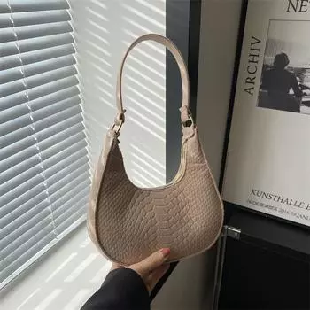 Фетровая ткань модный темперамент модный 2024 новый иностранный стиль однотонная текстура повседневная портативная сумка через плечо в форме полумесяца чёрный