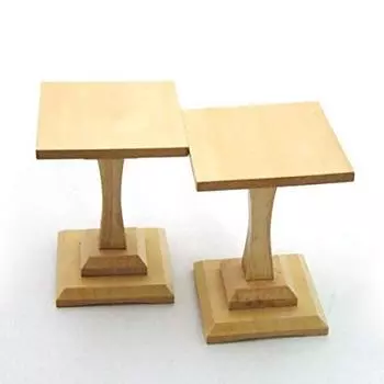 Фигура сёги стоит рядом с Хонкэ Хиба 3 солнца 1 нога