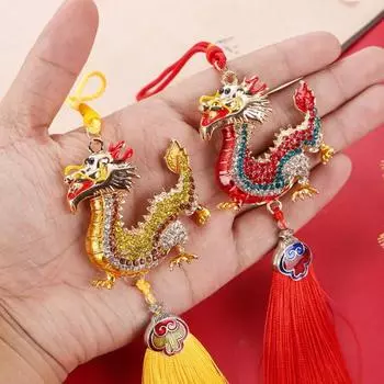 Фигурка китайского дракона, орнамент с красной кисточкой, стразы, инкрустация, цинковый сплав, модель зодиакального дракона, ремесленный орнамент, новогодняя модель животного, подвесная красный