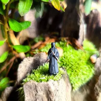 Фигурки Бонсай Скульптура Статуэтка персонажа из смолы Пейзаж Бонсай Странствующий рыцарь Миниатюрная скульптура Для автомобилей Аквариум Офисы