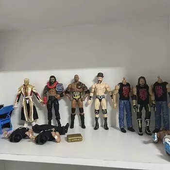 Фигурки WWE продаются оптом