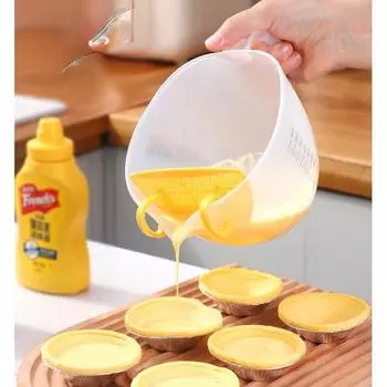 Фильтр для выпечки, мерный стаканчик большой емкости со шкалой, пластиковый венчик для взбивания яиц с ситечком, кухонная миска для риса белый