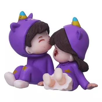 Фиолетовая миниатюрная романтическая статуэтка пары «Мальчик целует лоб девушки», декоративный экспонат