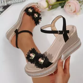 Fish mouth sandals women s 2025 summer new Korean version muffin wedge heel beaded flowers one-word buckle sandals spot 35