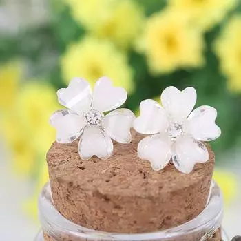 Five-leaf Flower Enamel Earrings Jewelry Ear Clips Crystal Alloy Clip on Earrings for Women