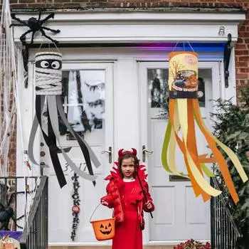 Флаг-ветроуказатель для украшения на Хэллоуин с кисточками и лентами Флаг-ветроуказатель для двора с тематическим узором на Хэллоуин 1