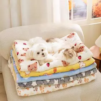 Фланелевый коврик с изображением медведя из мультфильма «Осенне-зимний теплый коврик для домашних животных», одеяло для кошек, одеяло для собак, спальный коврик, принадлежности M (recommended within 5kg)