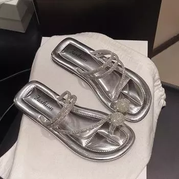 Flat-bottomed cool slippers for women s summer wear, new rhinestone soft bottom non-slip toe beach one-word drag 36