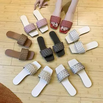 Flat-bottomed cool slippers women s wear 2025 new summer Internet celebrity woven one-word drag seaside vacation beach slippers 35 белый