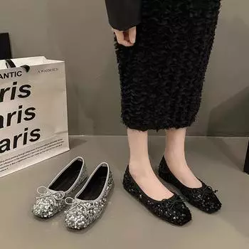 Туфли на плоской подошве черного цвета 35 серебряный