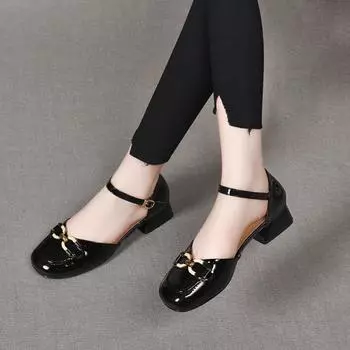 Flat-soled sandals women s summer round head with low heels women s shoes literary and retro patent leather bag head hollow sandals 34