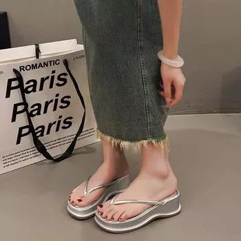 Flip-flop girl 2025 new summer wear platform fashion fairy muffin cool slippers French toe beach shoes 35