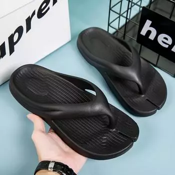 Flip-flops men s and women s new summer outer wear beach shoes thick-soled stepping on shit feeling large size slippers outdoor non-slip cool slippers 35