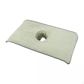 Флисовое полотенце для массажного стола с отверстием для покрывала в салоне красоты светло-зеленый