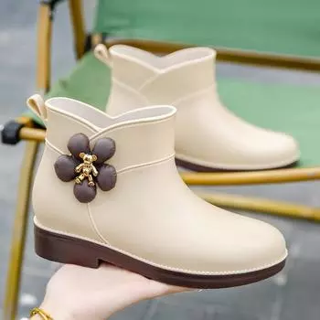 Flower fashion water shoes women s waterproof short tube rainy day Korean version rain boots wear women s rain shoes 36 чёрный