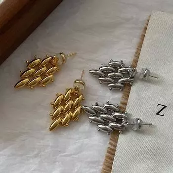 Flower Stud Atmospheric High-End Metal Atmosphere Light Luxury Temperament Simple Cold Wind золотой