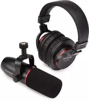 Focusrite Vocaster Broadcast Динамический микрофон вещательного качества и наушники закрытого типа для крепления на лобовое стекло и амортизатора, в комплект входит комплект кабелей XLR,