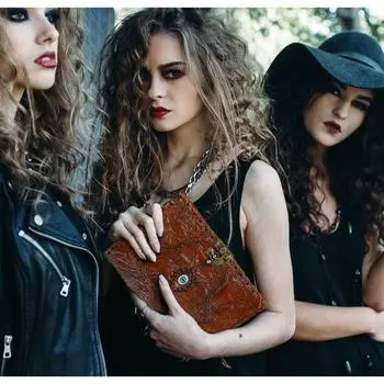 Фокус-покус книга заклинаний Фокус-покус заклинание Книга теней Хэллоуин украшения в помещении Лучший Хэллоуин Фокус-покус Декор Подарки 7 x 5 in коричневый