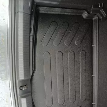 Фольксваген Поло (2017-2022 гг.) Высококачественные и прочные резиновые автомобильные коврики — без запаха, нескользящие, долговечные.