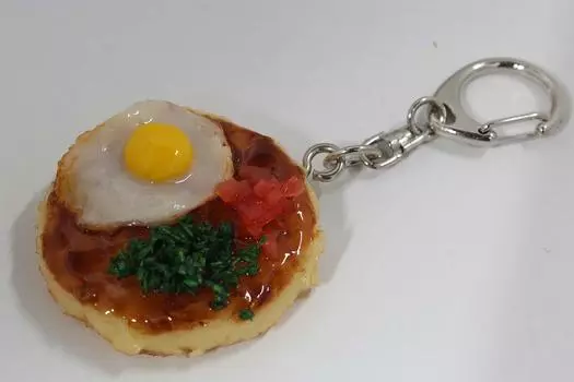 Food sample keychain (okonomiyaki)