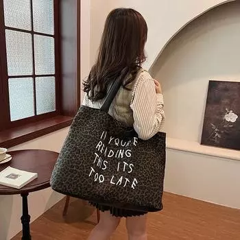 Foreign order leisure commuting large-capacity bag women s 2024 new autumn and winter leopard print shoulder bag college student tote bag цветной печати леопарда