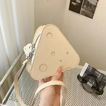 Foreign texture niche French cute fashion bag 2024 new spring earphone bag female messenger bag shoulder bag розовый