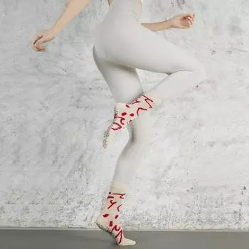 Foreign Trade Export Korean Professional Non-Slip Pilates Hose Five-Finger Socks Sports Sweat-Absorbent Breathable Cotton Yoga Socks Milk White Red