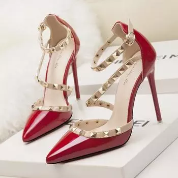 Foreign Trade Minimalist Shallow Mouth Pointed Sandals with Riveted Hollow Sandals Sexy Thin Heels, High Heels 35 красный