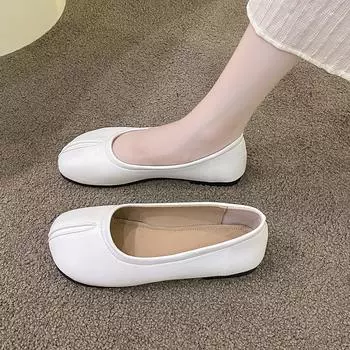 Foreign trade pig s trotters shoes women s split-toed leather shoes Doudou shoes 2024 spring and autumn versatile fashion Xiaoxiangfeng soft-sol 35