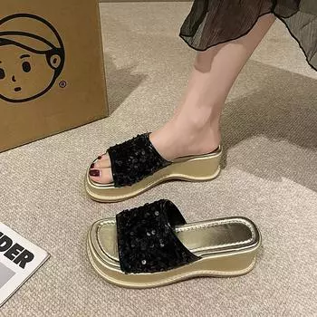 Foreign trade slope heel cool slippers for women to wear 2024 summer new muffin thick-soled one-word slippers sequined heightening sandals 35 серебряный