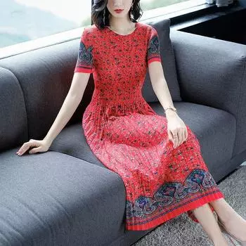 Женское летнее плиссированное платье с фрагментарным цветочным принтом, новая свободная плиссированная юбка средней длины с прикрытым животом для похудения One Size зелёный