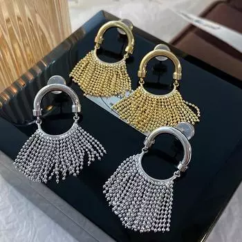 Французская цепочка с длинной бахромой, модная атмосфера, элитная, круглое лицо, тонкая легкая роскошь. золотой