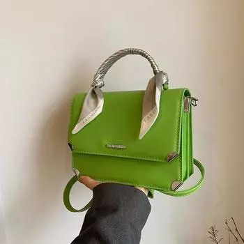 Французская индивидуальность, модная портативная шелковая шарфовая маленькая квадратная сумка 2024 года, новая вместительная сумка-мессенджер через плечо для поездок на работу и обратно для женщин чёрный