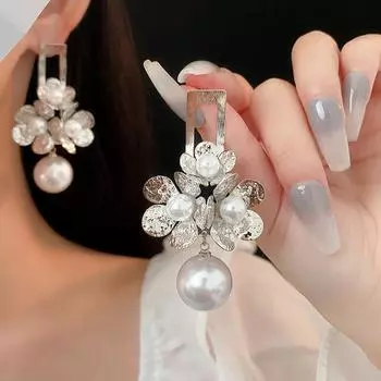 Французская мода, ниша, легкие, роскошные, высококачественные, металлические, геометрические, жемчужные, цветочные серьги, стиль знаменитости, темперамент, универсальные серьги золотистый