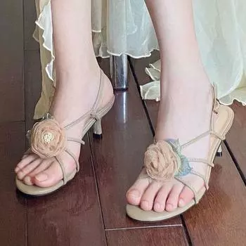 Французская мода Ниша Ретро Камелия Однословная пряжка с открытым носком Босоножки на шпильке Каблук Фея Кошка 34